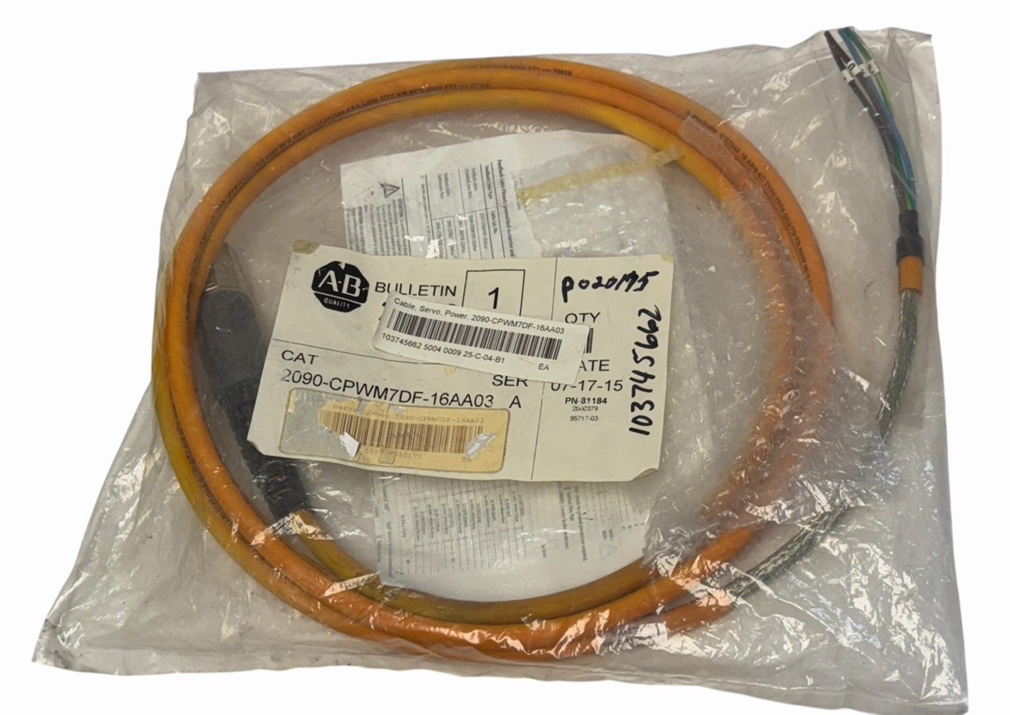 NEW ALLEN BRADLEY 2090-CPWM7DF-16AA03 /A POWER AND FEEDBACK CABLE 3M CABLE