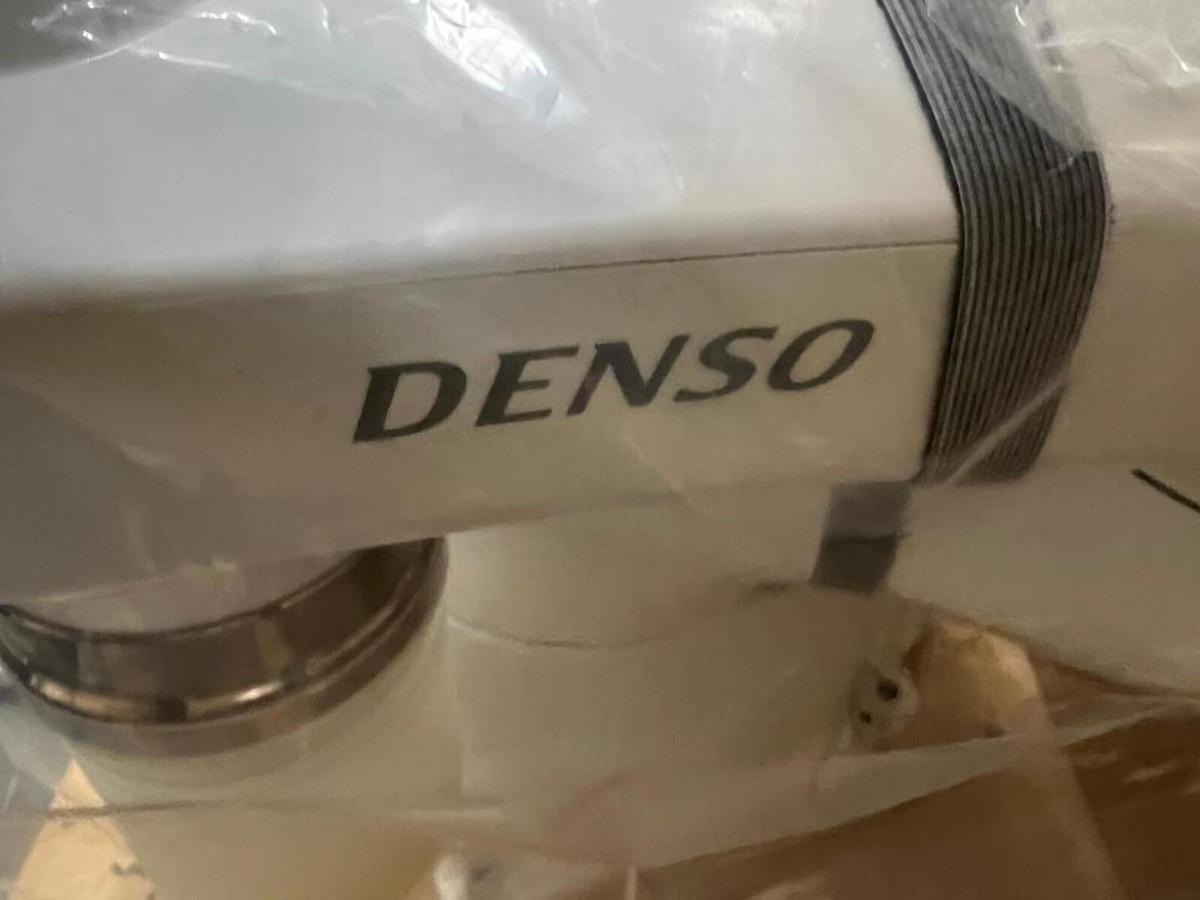 Used NEW DENSO WAVE HSR048A1-N17-W5N HIGH SPEED 4-AXIS ROBOT W/RC8A 8-AXIS CONTROLLER