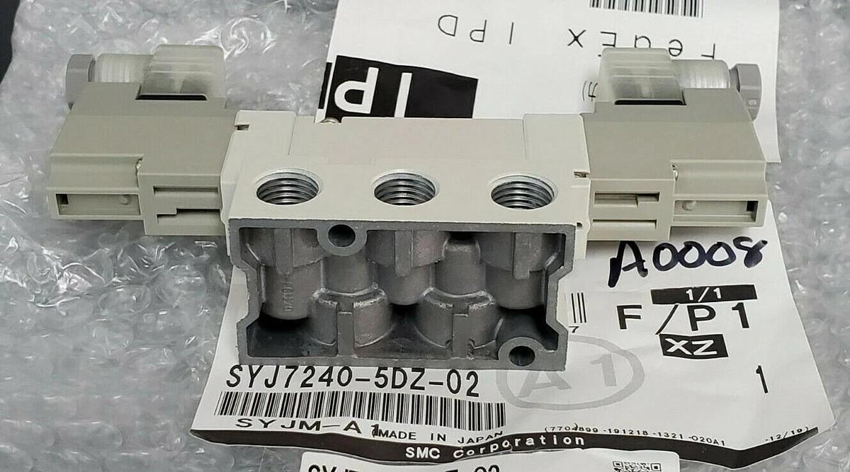 Used NEW SMC SYJ7240-5DZ-02 DOUBLE SOLENOID VALVE BASE MOUNT SYJ72405DZ02