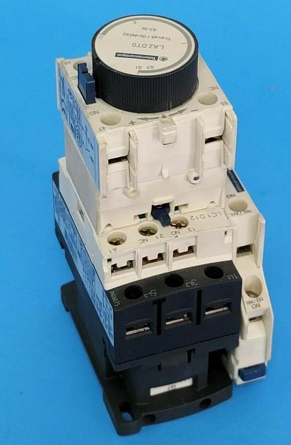 Used SCHNEIDER TELEMECANIQUE LC1-D12G7 CONTACTOR W/ LA2-DT0 & LAD-8N20, 1D12G7