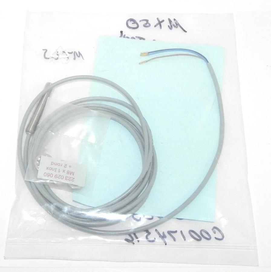 Used NEW CONTRINEX DW-AD-701-M8 INDUCTIVE SWITCHES DWAD701M8