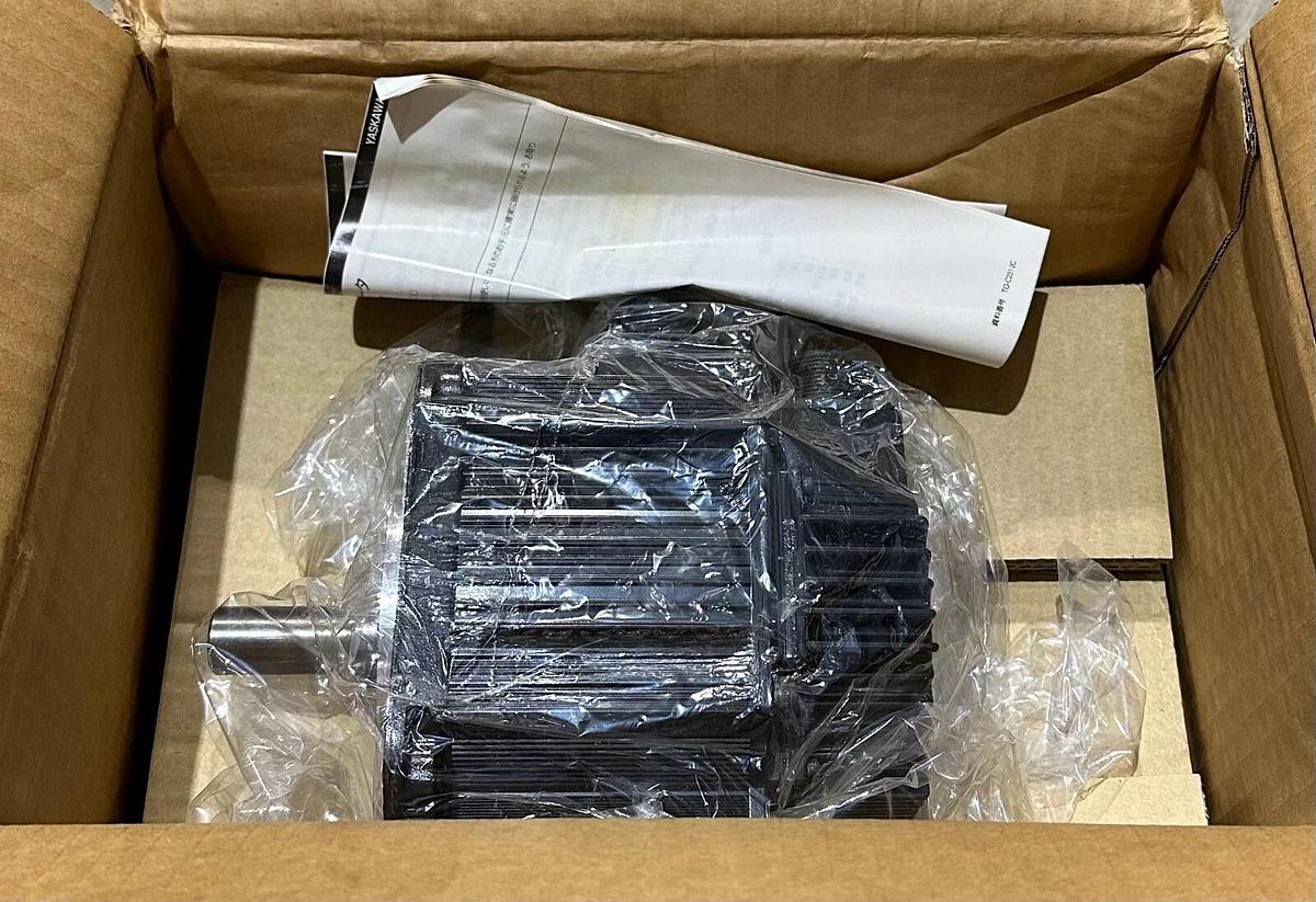 Used NEW YASKAWA SGMGH-05A2A21 / SGMGH05A2A21 AC SERVO MOTOR 2.84Nm UTSAH-B17BB