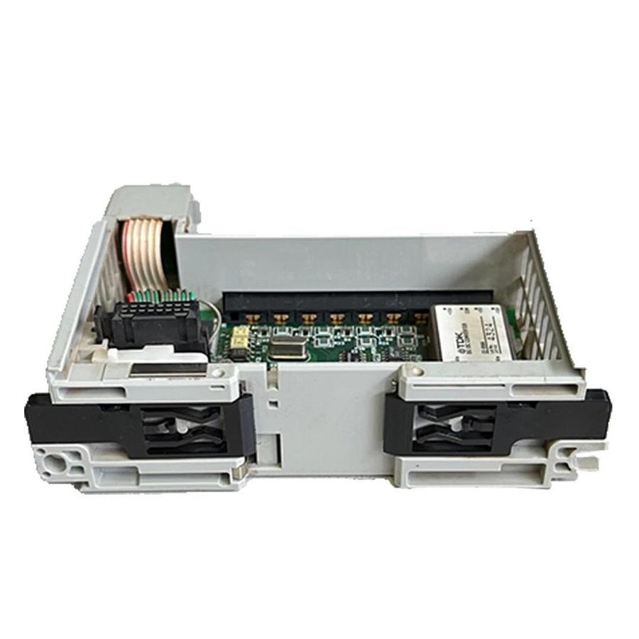 Used ALLEN BRADLEY 1769-IF4 /B Compact I/O 4-CHNL ANALOG INPUT MODULE FW. 2.1 1769IF4