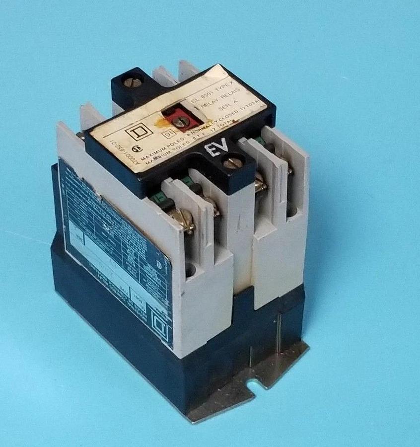 Used SQUARE D 8501-X040 CONTROL RELAY SER. A, FORM HV, 8501X040 W/ 9998X44 COIL