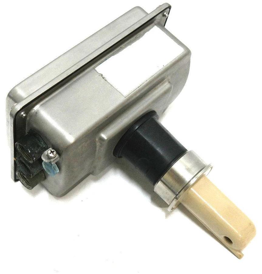 Used ENDRESS HAUSER CLD134-PCS158AA1 SMARTEC-S CONDUCTIVITY TRANSMITTER W/ SENSOR