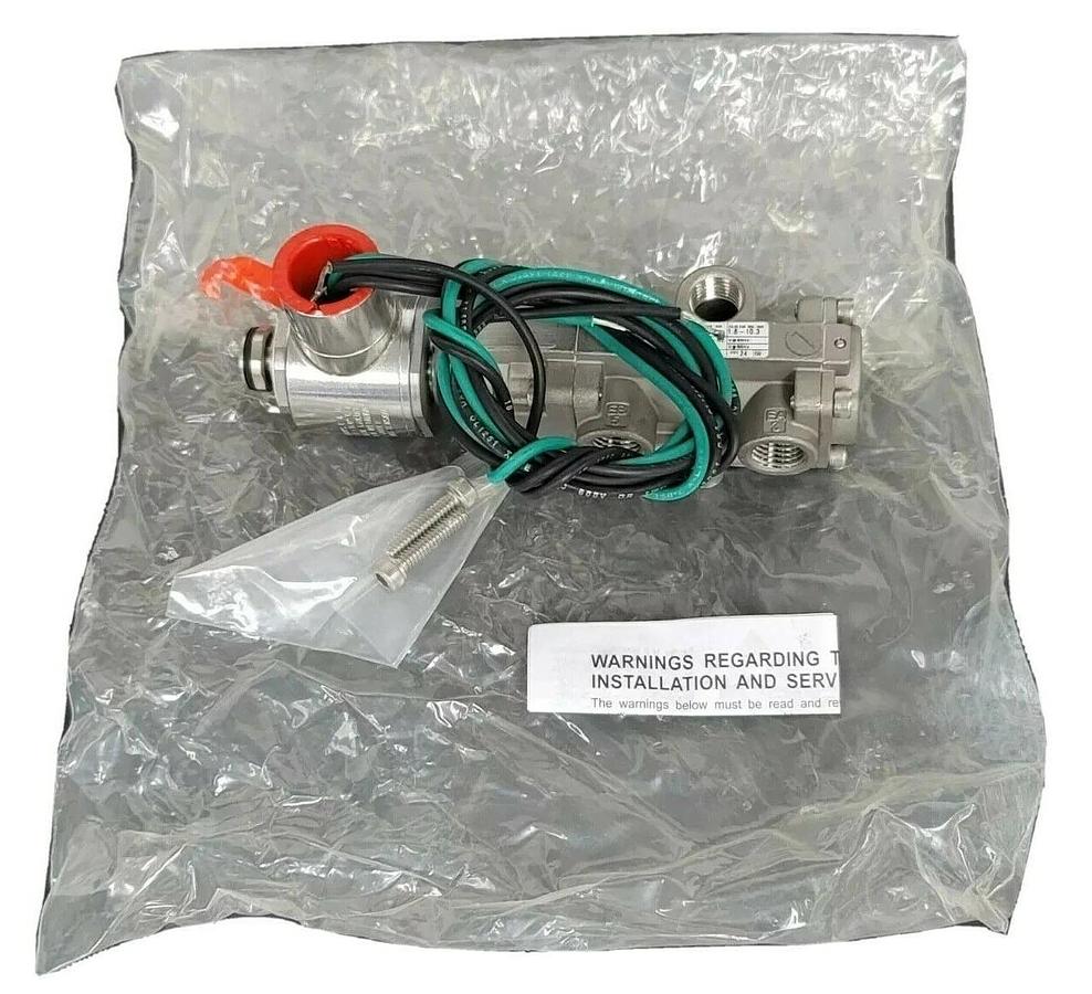 Used NIB VERSA VALVES CGS-3331-316-NE1-XXE4-D024 THREE-WAY VALVE 24VDC