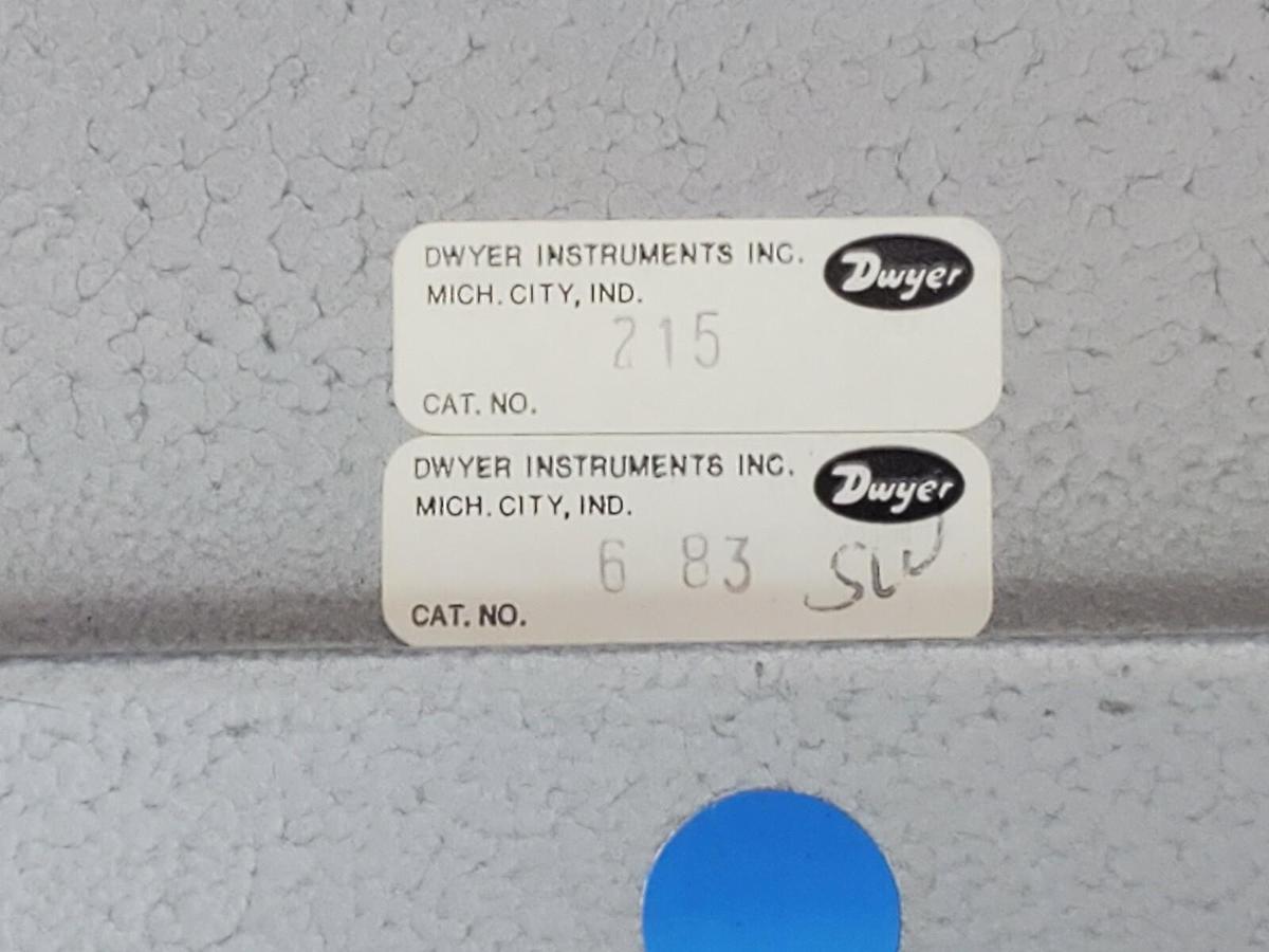Used NEW DWYER CAT. NO. 215 INCLINED MANOMETER .05-0-.25 IN. WATER 684 (NO HOSE)