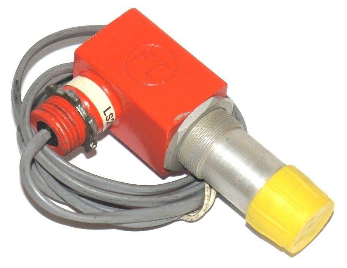 Used HONEYWELL MICROSWITCH LS12 LIGHT SOURCE WITH 10-20 FOOT ADJUSTABLE FOCUS