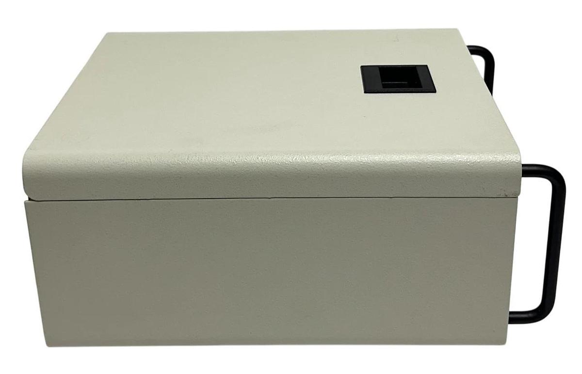 Refurbished ILLUMINATION TECHNOLOGIES IT MODEL 3900 LIGHT SOURCE 150W 88-132/176-264VAC REP