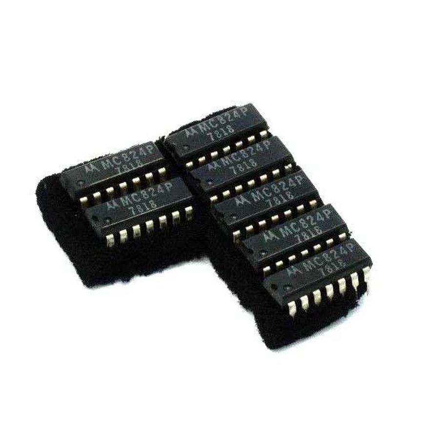 Used (7) NEW MOTOROLA MC824P IC CHIP LOGIC GATE CIRCUIT QUAD 2-INPUT DIP 14PIN 7818
