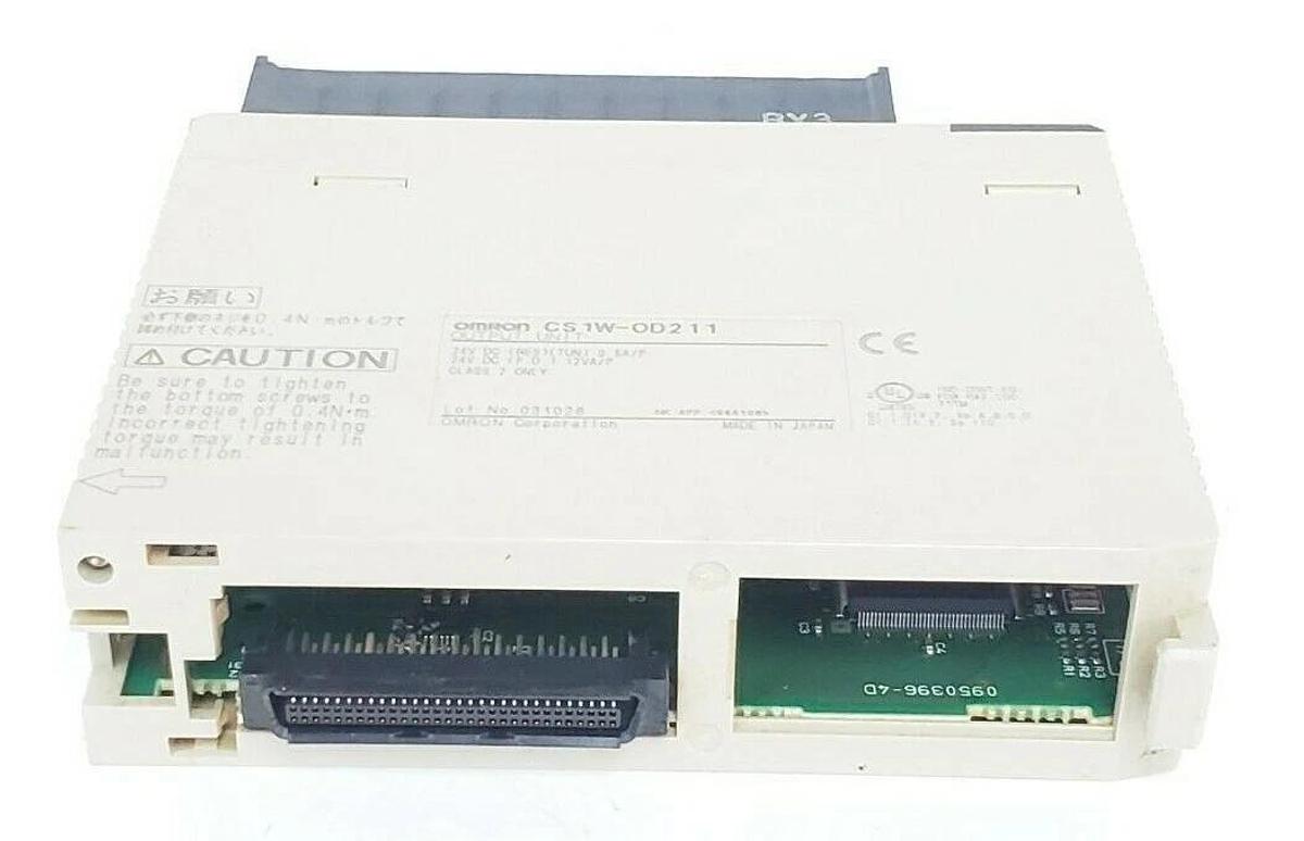 Used OMRON CS1W-OD211 OUTPUT UNIT CS1WOD211, 24V DC