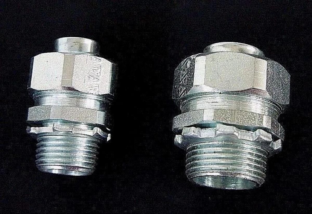 LOT OF 10 CONDUIT COUPLING FITTINGS (5) 1/2" & (5) 1"