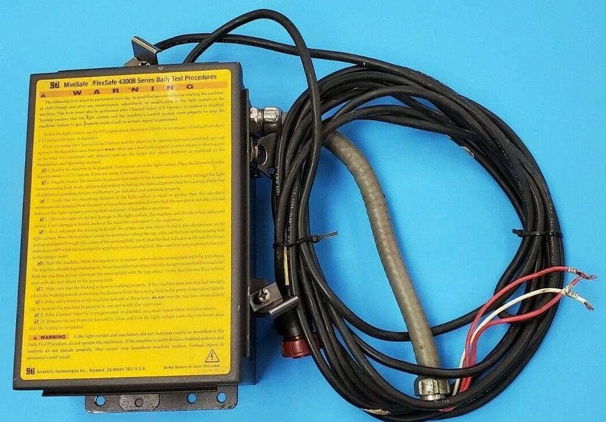 Used STI 43268-04 CONTROLLER LIGHT CURTAIN BEAM SPACING 4300B MODEL: MS4316B