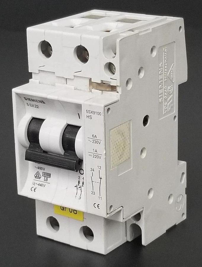 Used SIEMENS 5SX22C2 CIRCUIT BREAKER 5SX22, 480V AC W/ 5SX9100HS CONTACT BLOCK