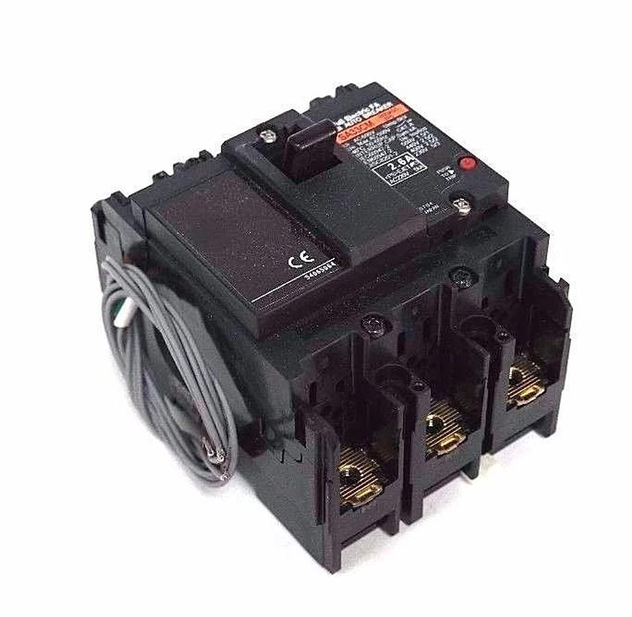Used NIB FUJI SA33CM CIRCUIT BREAKER BM3ASC-2P6, 3P, 2.6A, AC500V,  BM3ASC2P6