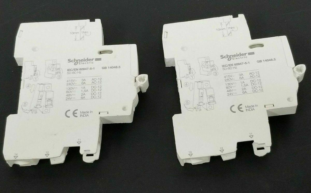 Used LOT OF 2 SCHNEIDER / MERLIN GERIN A9A26924 AUXILIARY CONTACTS 6A 130VDC DD15131