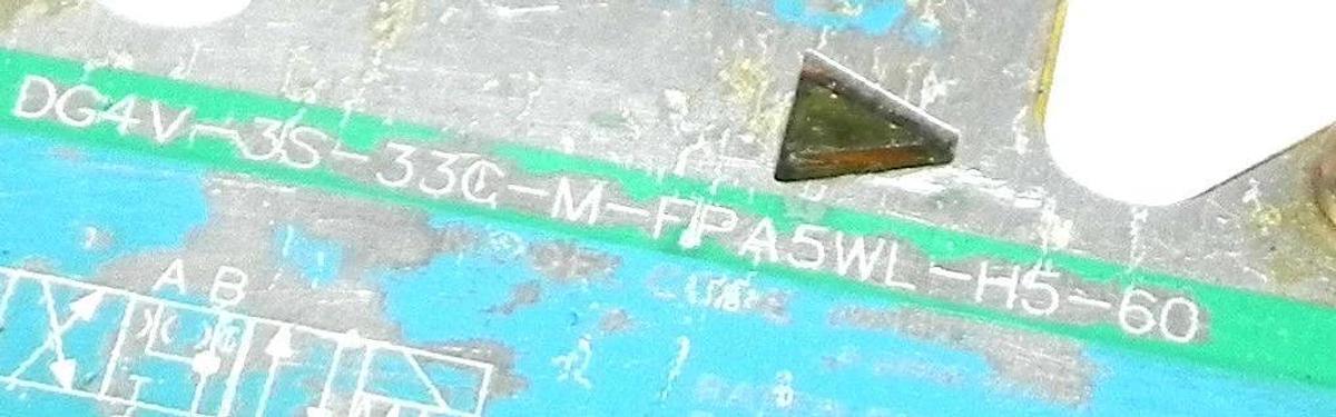 Used VICKERS DG4V-3S-33C-M-FPA5WL-H5-60 HYDRAULIC VALVE DG4V3S33CMFPA5WLH560