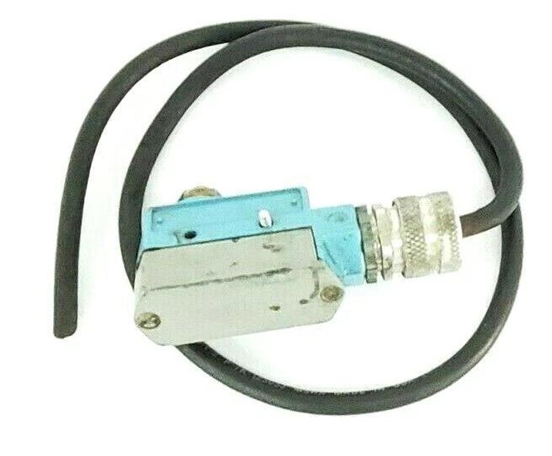 Used HONEYWELL MICROSWITCH BZE6-2RQ81 ACTUATOR LIMIT SWITCH, 600 VAC, BZE62RQ81