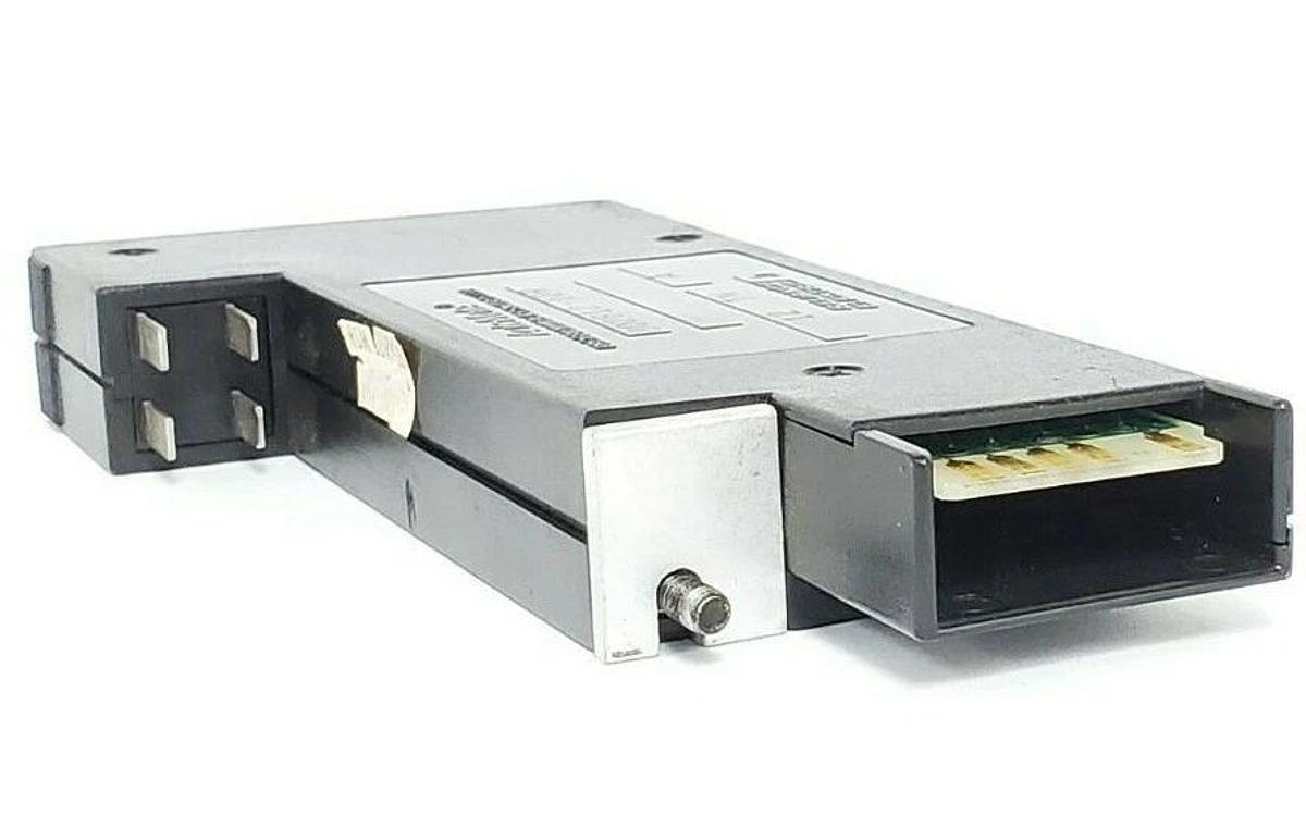 Used RELIANCE 802812-12R AUTOMATE PROGRAMMABLE CONTROLLER OUTPUT MODULE 45C60