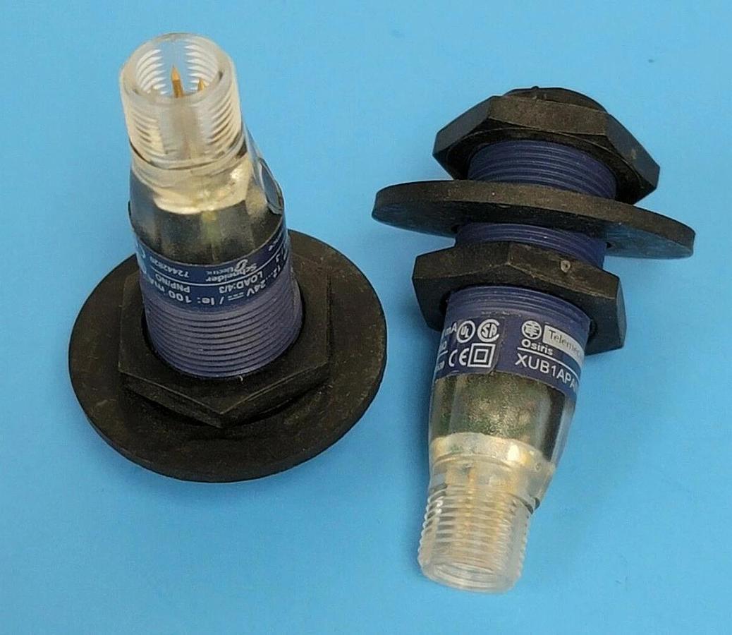Used LOT OF 2 TELEMECANIQUE XUR1APANM12 PHOTOELECTRIC SENSORS 12...24VDC