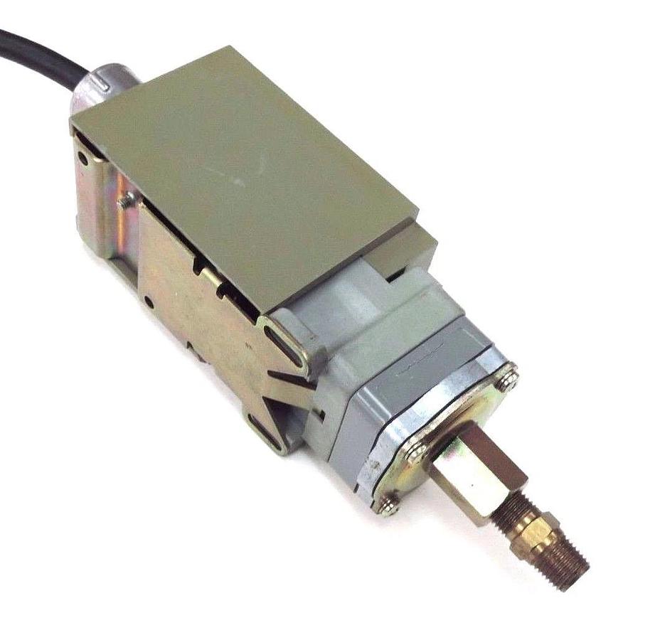 Used SQUARE D 9012-GRG-3 SER. B PRESSURE SWITCH 240PSIG, 1.5-30, 9012GRG3