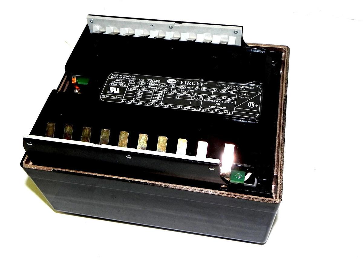 Used FIREYE 70D40 SOLID STATE BURNER MANAGEMENT CONTROL USED