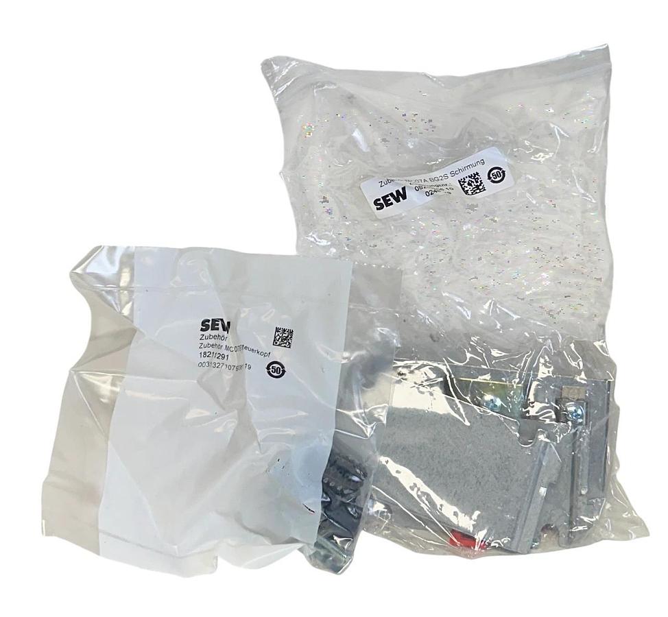 SEW MDX60A0074-5A3-4-00 / MC07B0075-5A3-4-00 MOVITRAC B INVERTER 18206786 NSNP