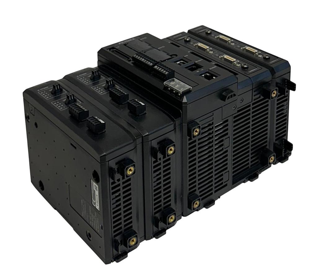 Used KEYENCE XG-8702L / CA-DC21E MULTI-CAMERA IMAGING SYSTEM CA-E800 EtherNet USNP