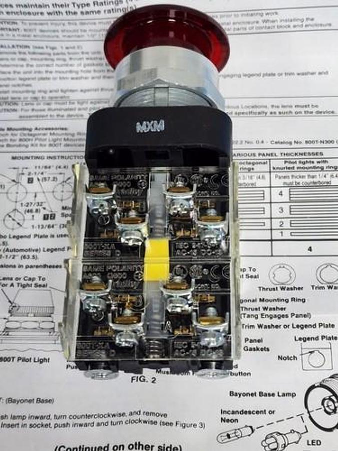 NEW ALLEN BRADLEY 800T-QBH24RG1 /T ILLUMINATED PUSH BUTTON 24V RED 800TQBH24RG1