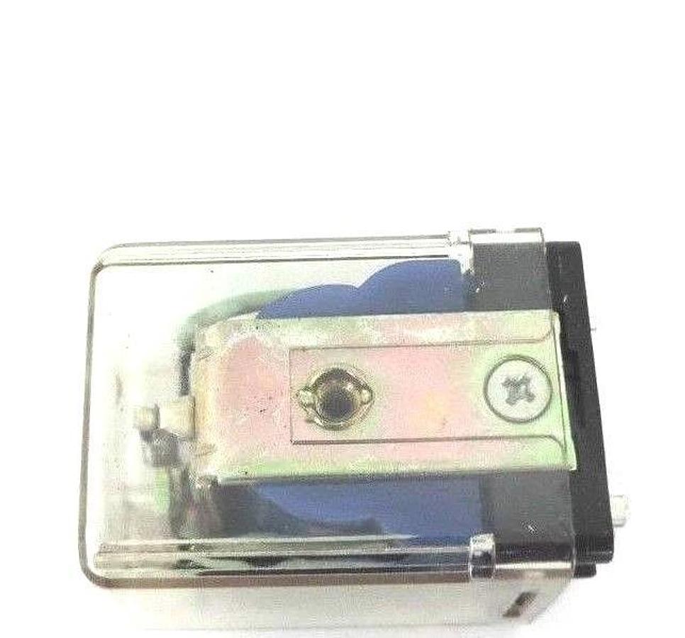 Used NIB CUTLER HAMMER D5PR2A1 SER. A1 PLUG IN RELAY D.P.D.T 110V