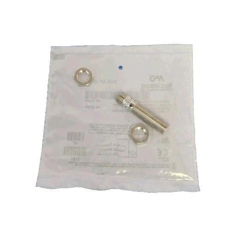 Used NEW MD MICRO DETECTORS AM6-AP-3H INDUCTIVE PROXIMITY SWITCH AM6AP3H