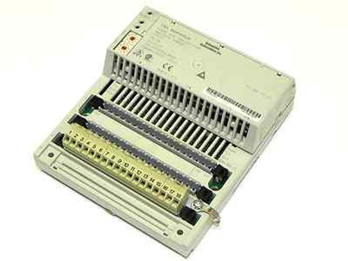 Used SCHNEIDER AUTOMATION TSX MOMENTUM 170ADM35011 I/O BASE WITH 170NEF11021