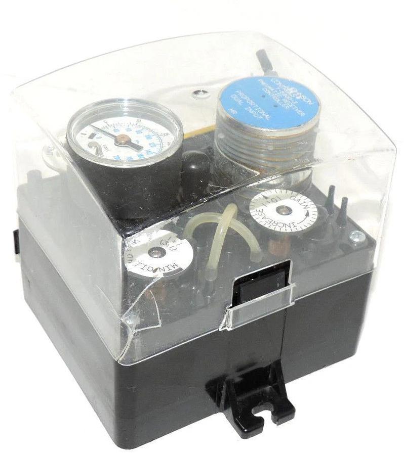 Used JOHNSON CONTROLS T-5800-3 PNEUMATIC RECEIVER CONTROLLER DUAL INPUT T58003