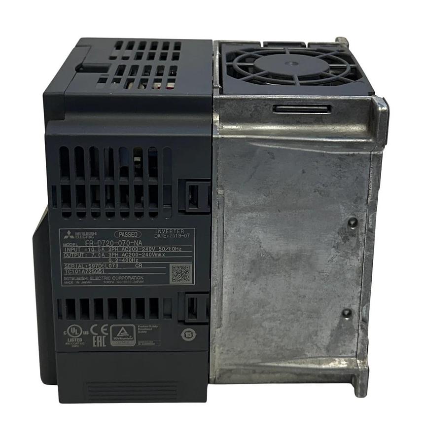 Used MITSUBISHI FR-D720-070-NA / FRD720070NA D700 INVERTER DRIVE 3PH 200-240VAC USNP
