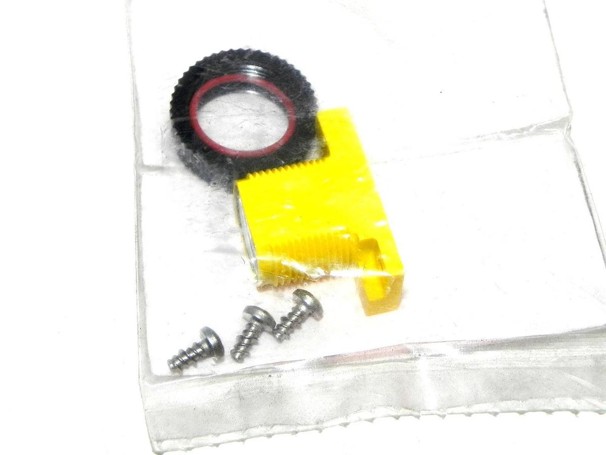 Used NIB BANNER UC-300C2 MINI-BEAM REPLACEMENT LENS UC300C2