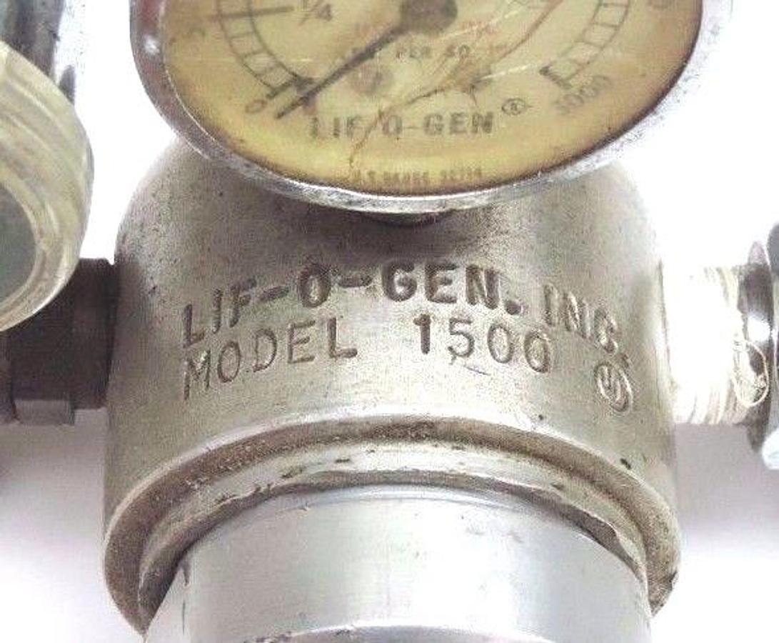 Used LIF-O-GEN MODEL 1500 GAS PRESSURE REGULATOR, 1-8 LITERS PER MIN OXYGEN GAUGE