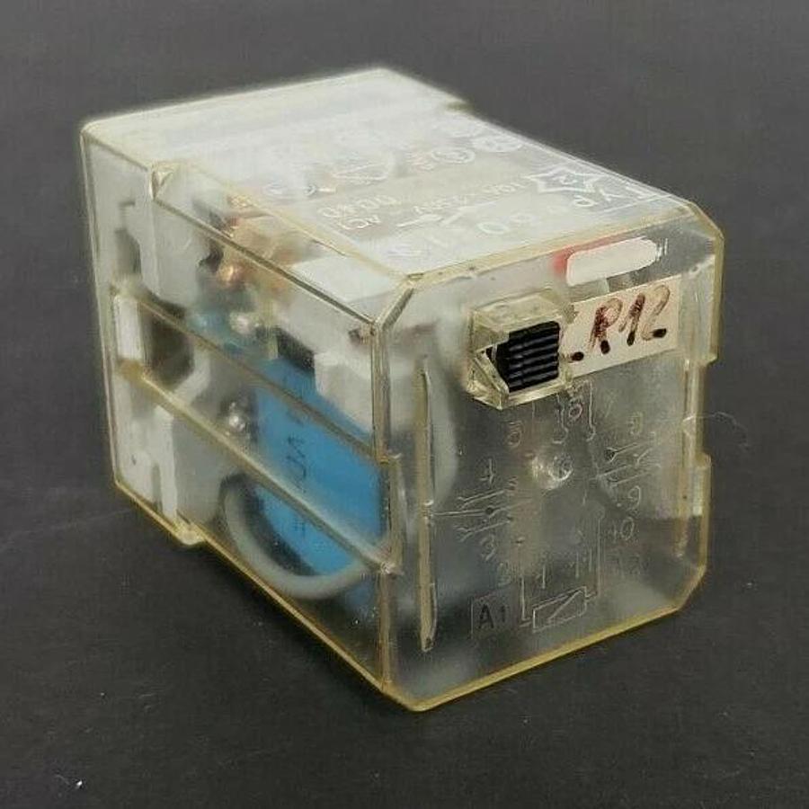 Used FINDER 90.112.3-10A RELAY SOCKET W/ 60.13 RELAY 10A, 250V