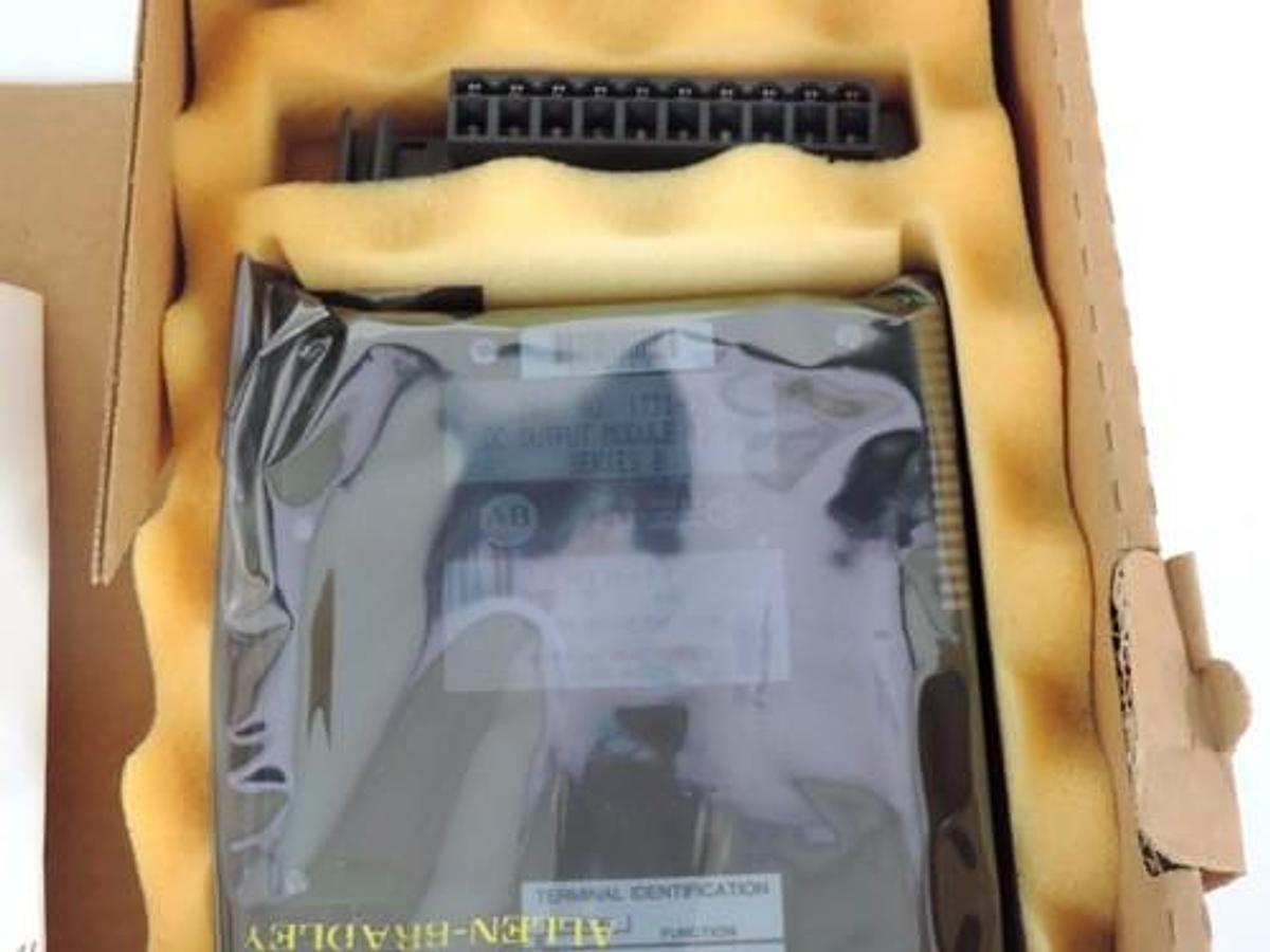 Used NIB ALLEN BRADLEY 1771-OB DC OUTPUT MODULE SER B 12-24V W/ WIRING HARNESS 1771OB
