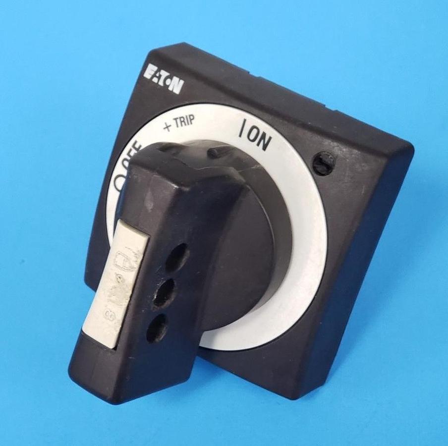 Used EATON MOELLER PN2-250-BT DISCONNECT SWITCH 3P 250A W/ NZM2-XSTS & NZM-XSTK