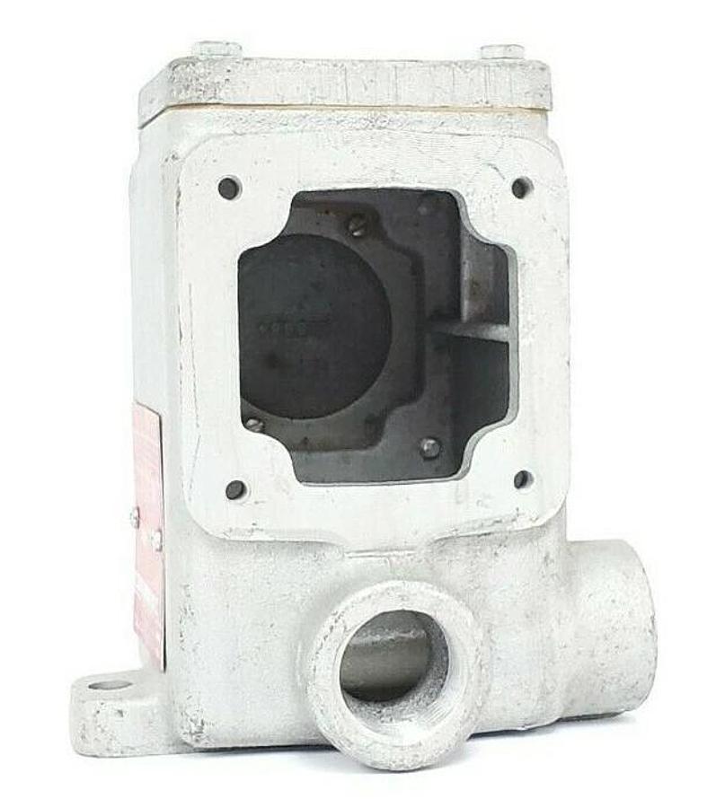 Used CROUSE HINDS AFU0333-10 CONVEYOR CONTROL SAFETY SWITCH AFU0333-10-M83 INCOMPLETE