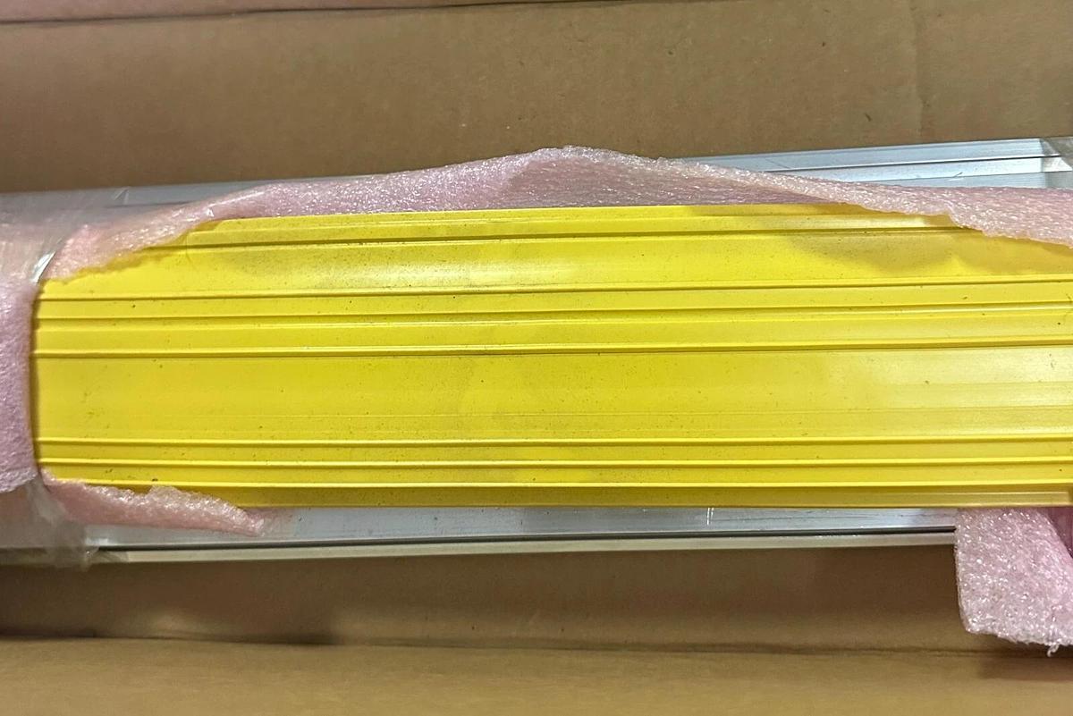 NEW STI 43122 SAFETY MAT TRIM HARDWARE KIT 43782-3660 / 437823660 36''X60'' UNI