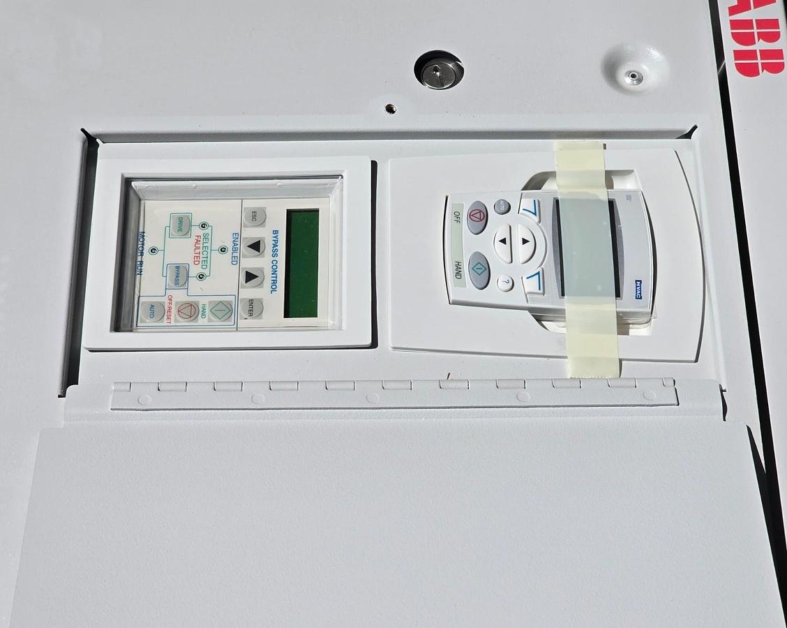 Used ABB ACH550-BCR-012A-4+B058+F267 ACH550 HVAC AC DRIVE 7.5 HP, 380-480V 11.9A NSMP