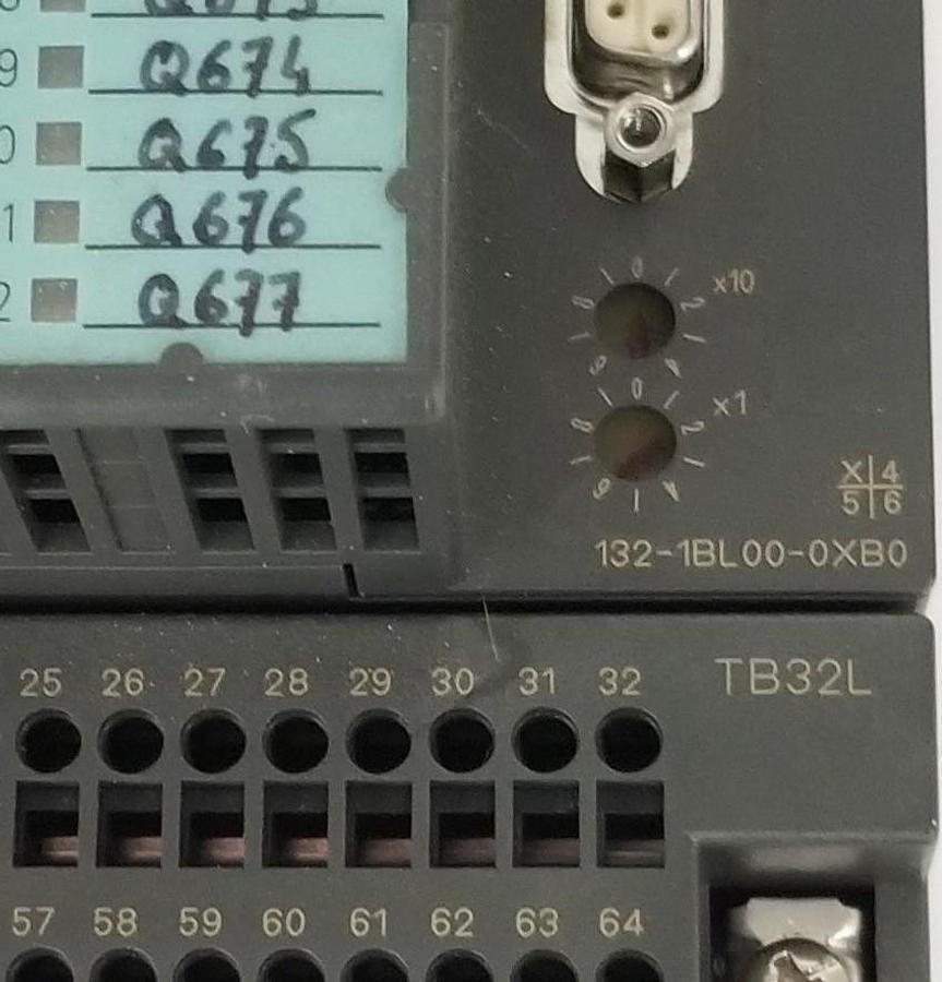 Used SIEMENS 63S7 193-1CL10-0XA0 TERMINAL BLOCK W/ 132-1BL00-0XB0 OUPUT MODULE