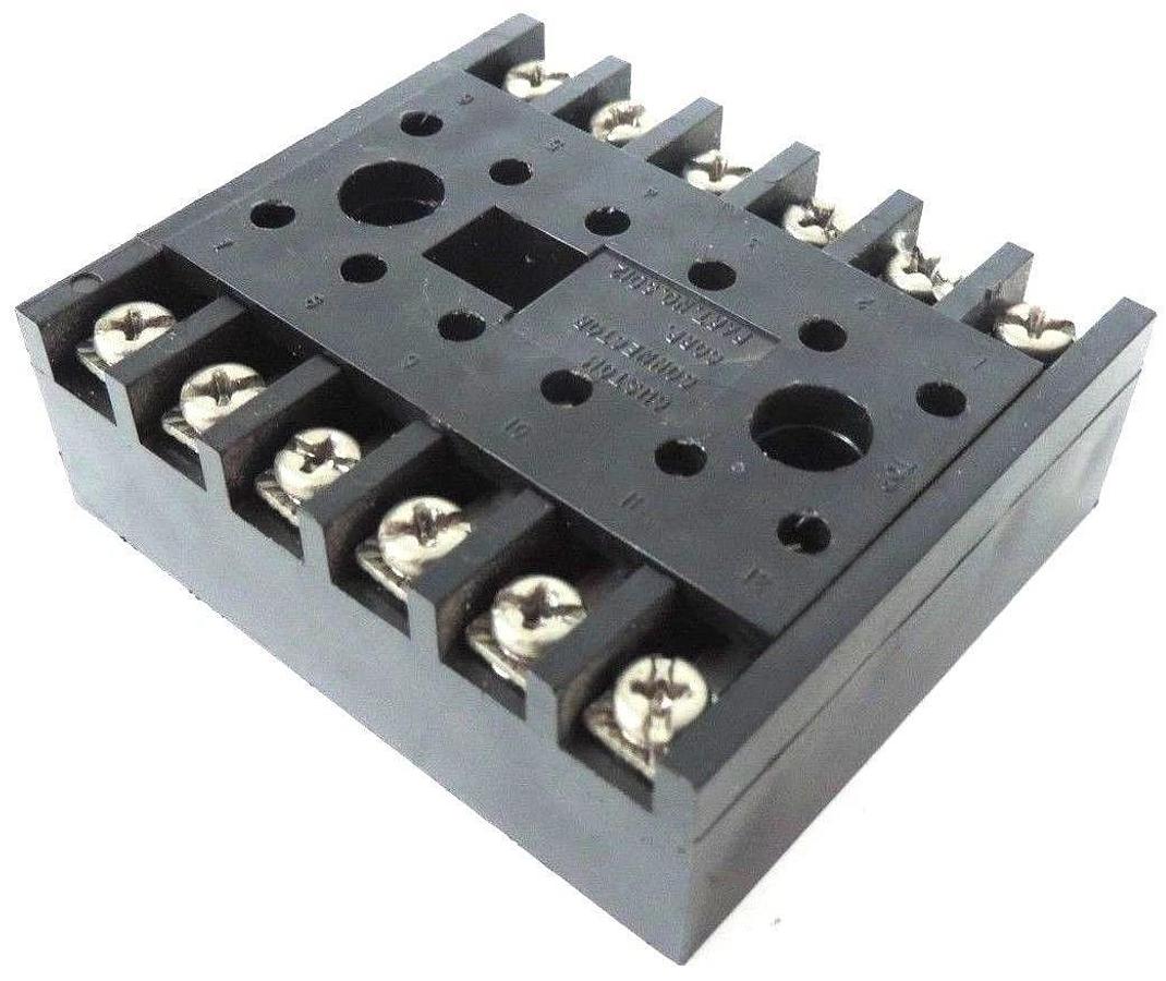 Used RED LION CONTROLS PRA1-1011 CONVERTER FREQUENCY TO ANALOG W/ CONN. BASE PRA11011