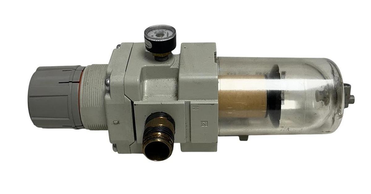 Used SMC AW40-N04-Z-A / AW40N04ZA INTEGRATED FILTER / REGULATOR 1/2'' PORT USNP