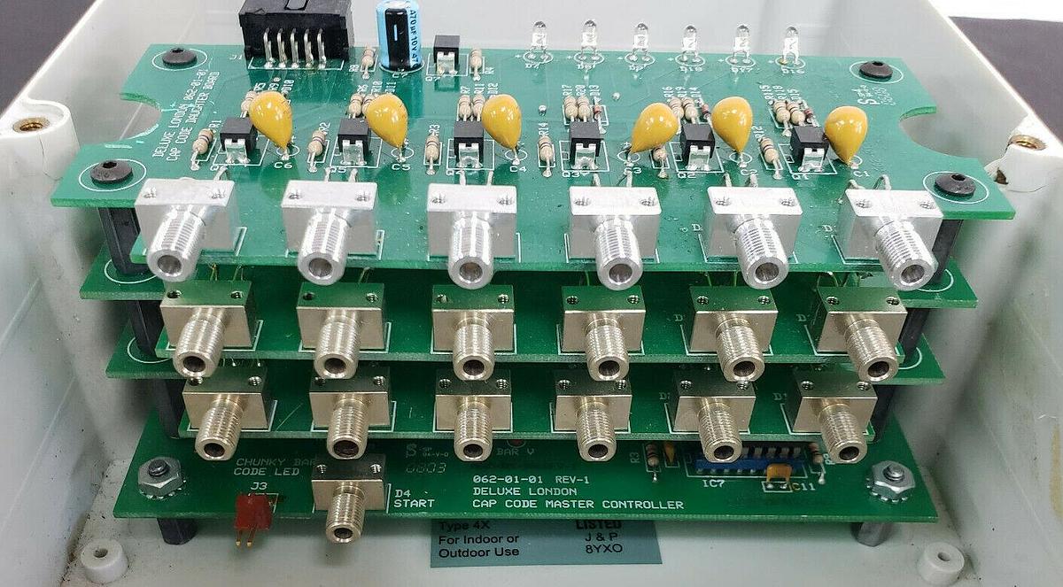 Used DELUXE LONDON 062-01-01 REV-1 CAP CODE MASTER CONTROLLER W/ 3 DAUGHTER BOARDS