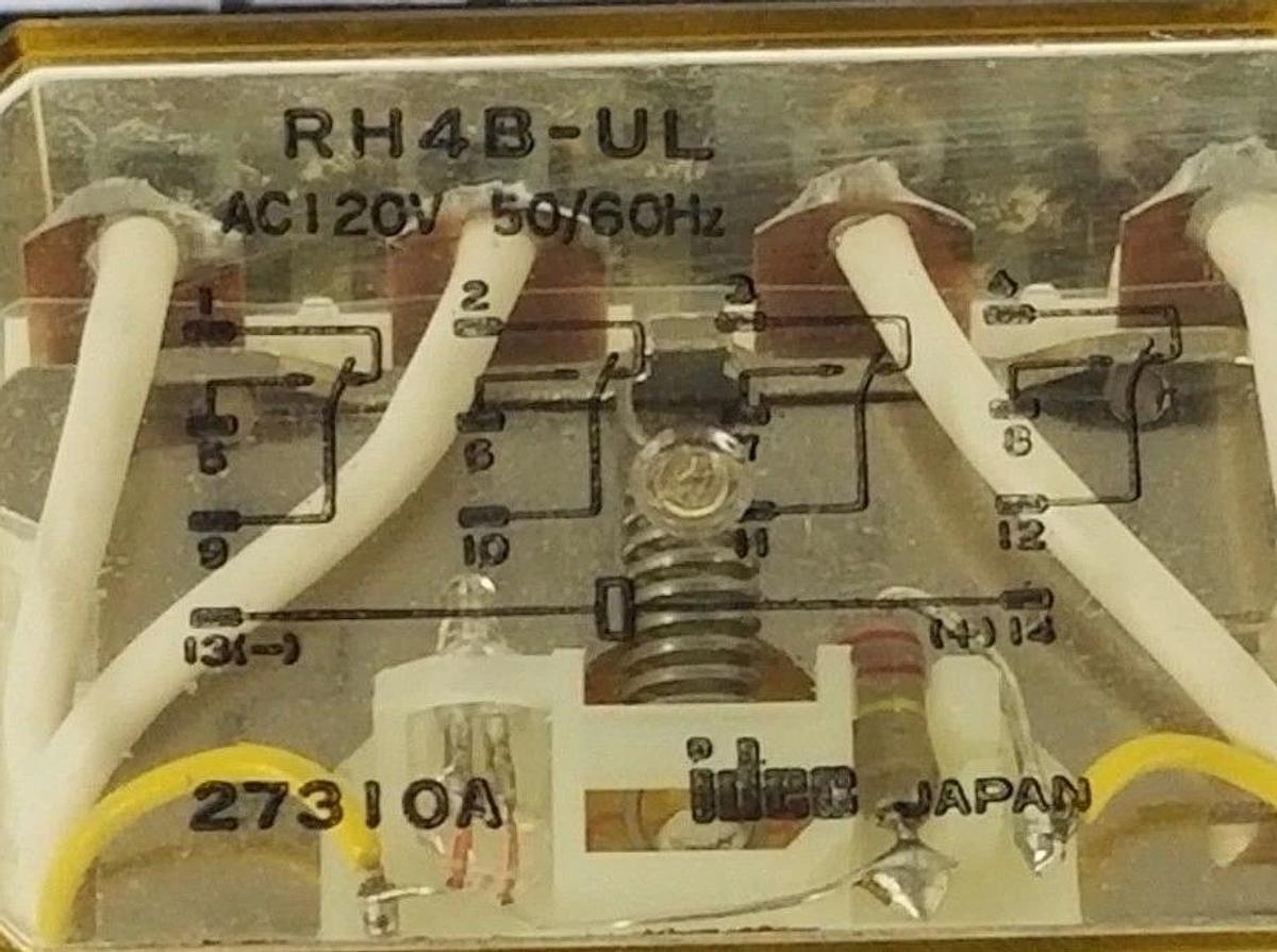 Used ALLEN BRADLEY 700-HN139 RELAY BASE SER. A W/ RH4B-UL RELAY