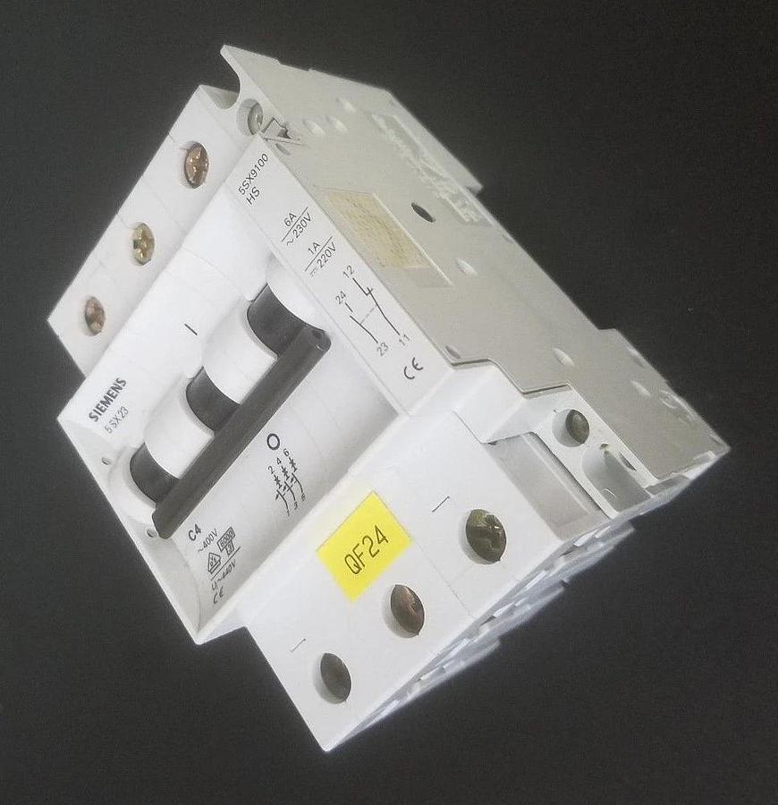Used SIEMENS 5SX23 CIRCUIT BREAKER 5SX23C4, 400V, 4A, 3P W/ 5SX9100-HS CONTACT BLOCK