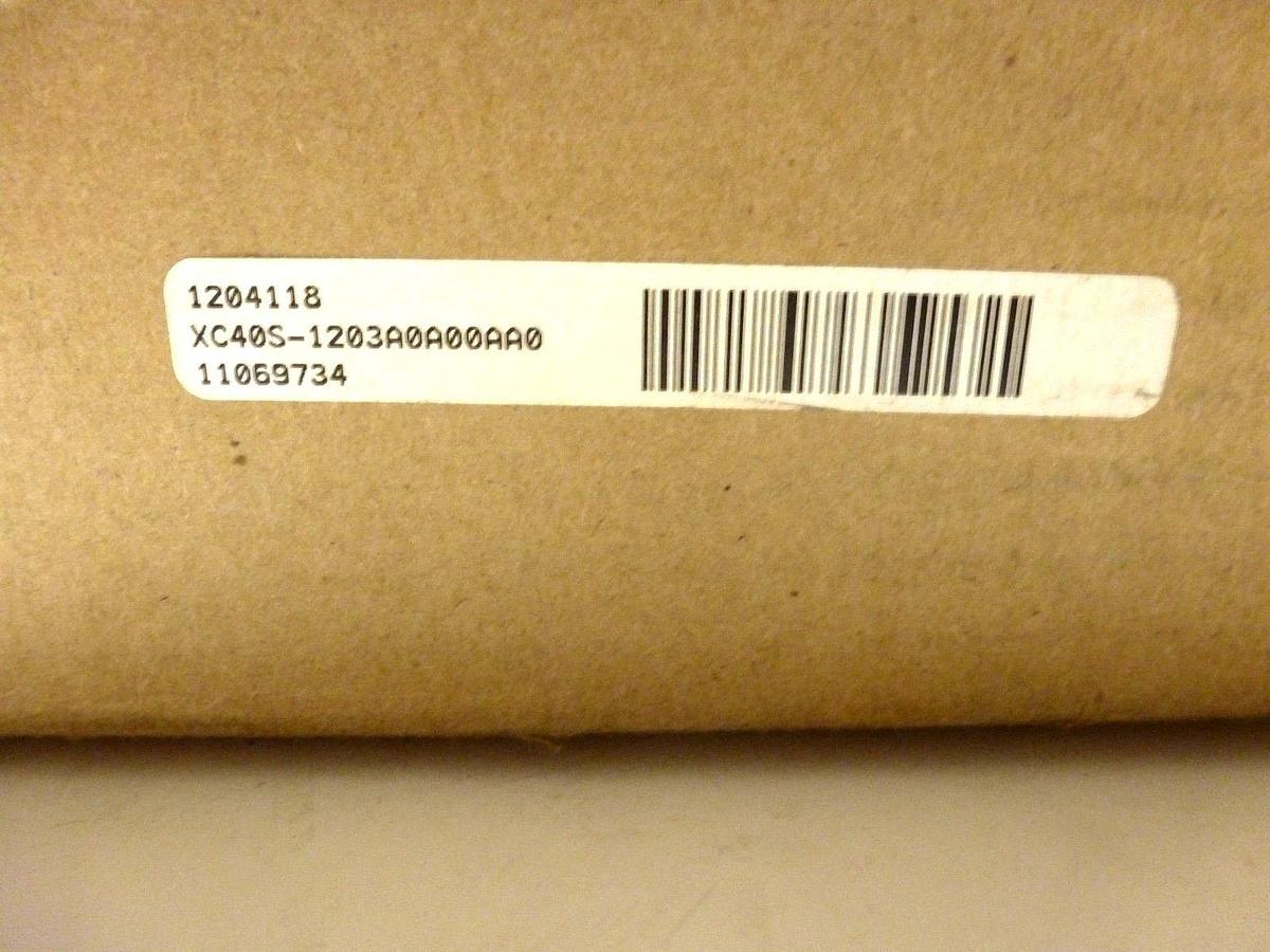 Used NIB SICK 1204118 XC40S-1203A0A00AA0 C4000 LIGHT CURTAIN 1200MM GUARDED AREA