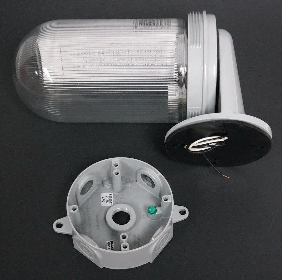 Used NIB RAB LIGHTING VXBR200S/F22 VAPORPROOF LIGHT FIXTURE 22W 120V WL BR 4" BX 1/2"